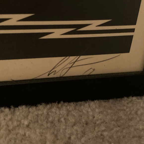 Shepard Fairey x OBEY Stay Up Girl signed print 🌹 - Picture 3 of 6